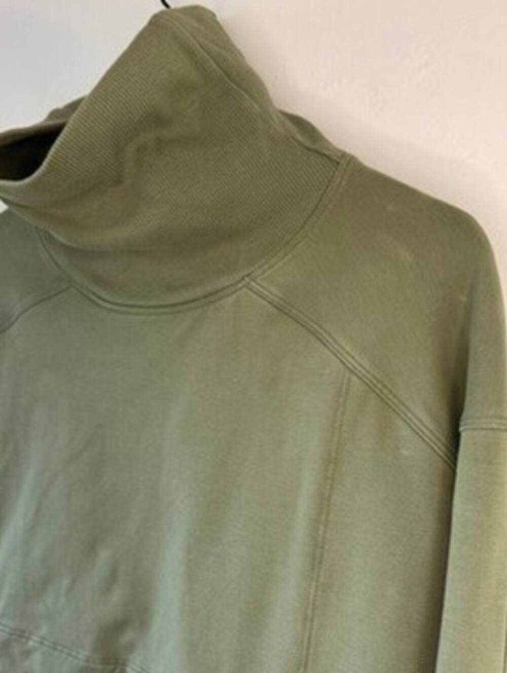 Lululemon LA Packable Pullover-to-Pillow Green Willow M/L - Picture 7 of 10